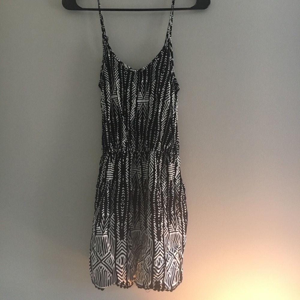 Fun, light romper with pockets!